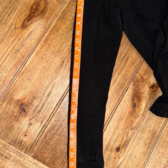 Peloton x Queen 2021 Long Sleeve Black Size M "Don’t Stop Me Now" Limited Editio - Picture 11 of 15